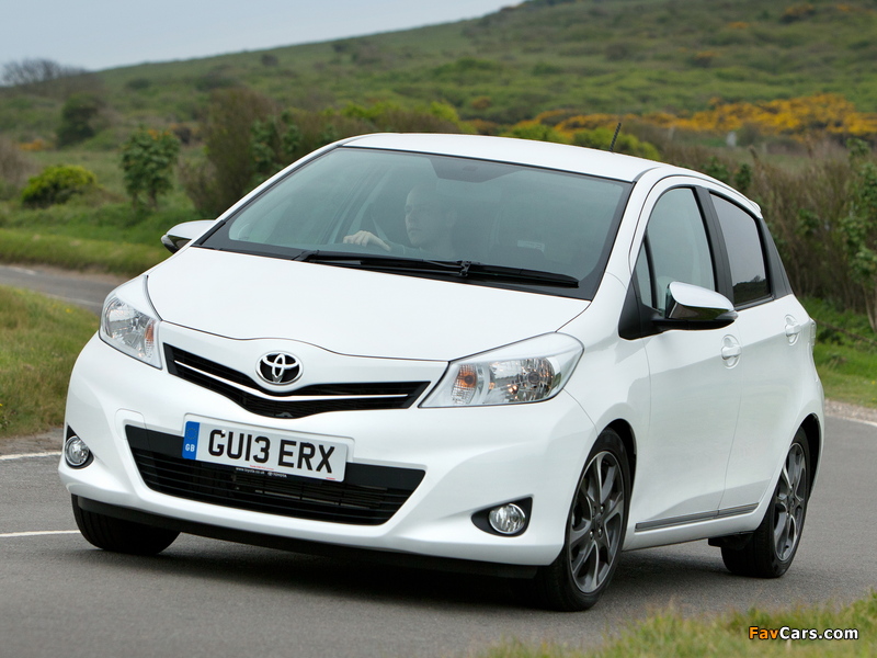 Photos of Toyota Yaris Trend 5-door UK-spec 2013 (800 x 600)