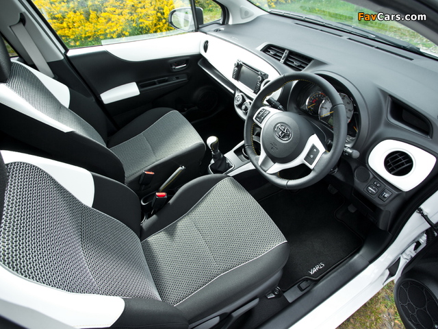 Photos of Toyota Yaris Trend 5-door UK-spec 2013 (640 x 480)