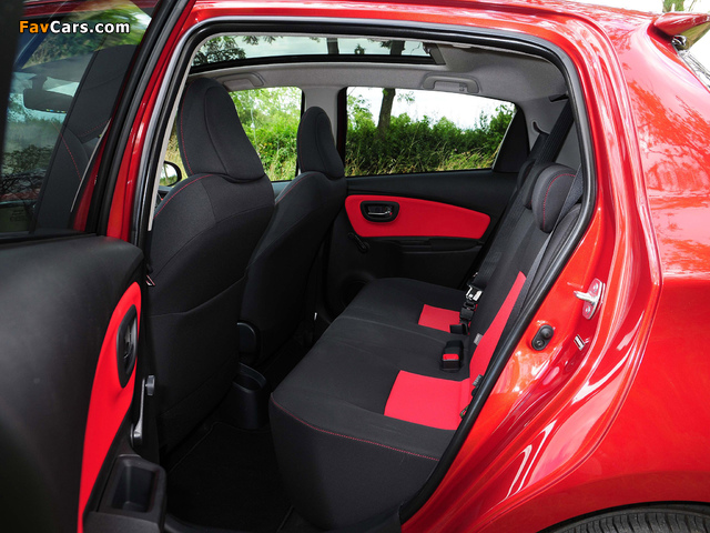 Photos of Toyota Yaris 5-door UK-spec 2014 (640 x 480)