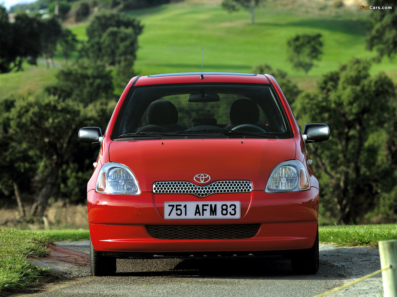 Pictures of Toyota Yaris 3-door 1999–2003 (1280 x 960)