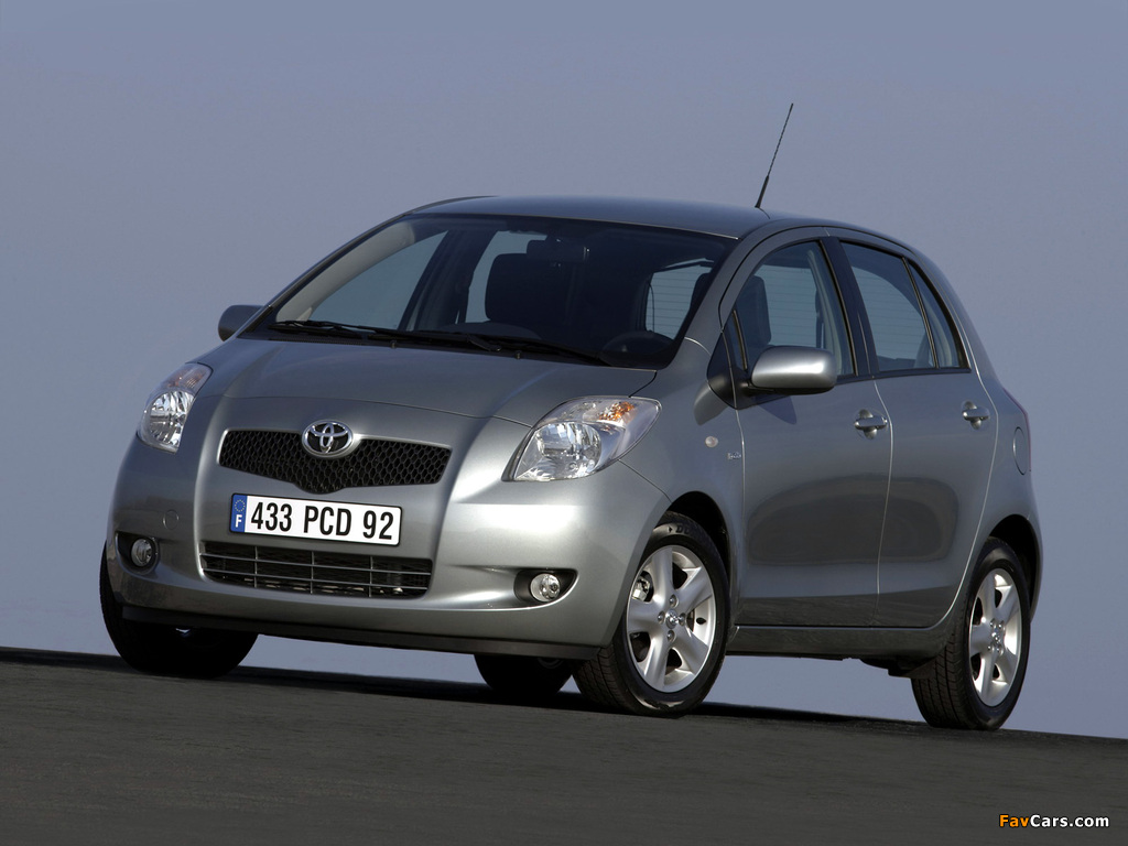 Pictures of Toyota Yaris 5-door 2005–09 (1024 x 768)