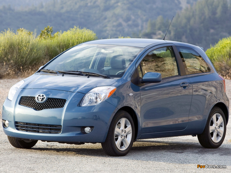 Pictures of Toyota Yaris 3-door US-spec 2005–09 (800 x 600)