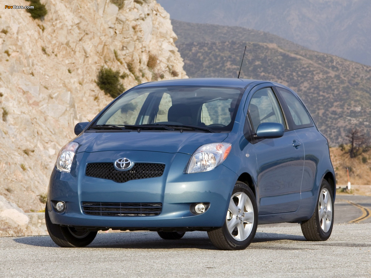 Pictures of Toyota Yaris 3-door US-spec 2005–09 (1280 x 960)