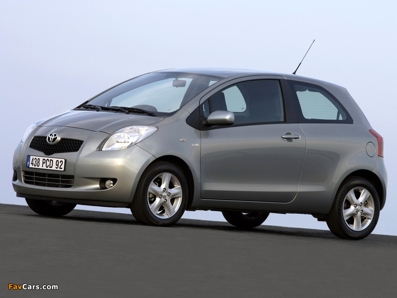 Pictures of Toyota Yaris 3-door 2005–09 (800 x 600)