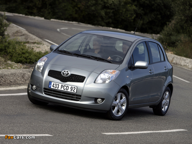 Pictures of Toyota Yaris 5-door 2005–09 (640 x 480)