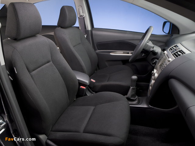 Pictures of Toyota Yaris Sedan 2006 (640 x 480)