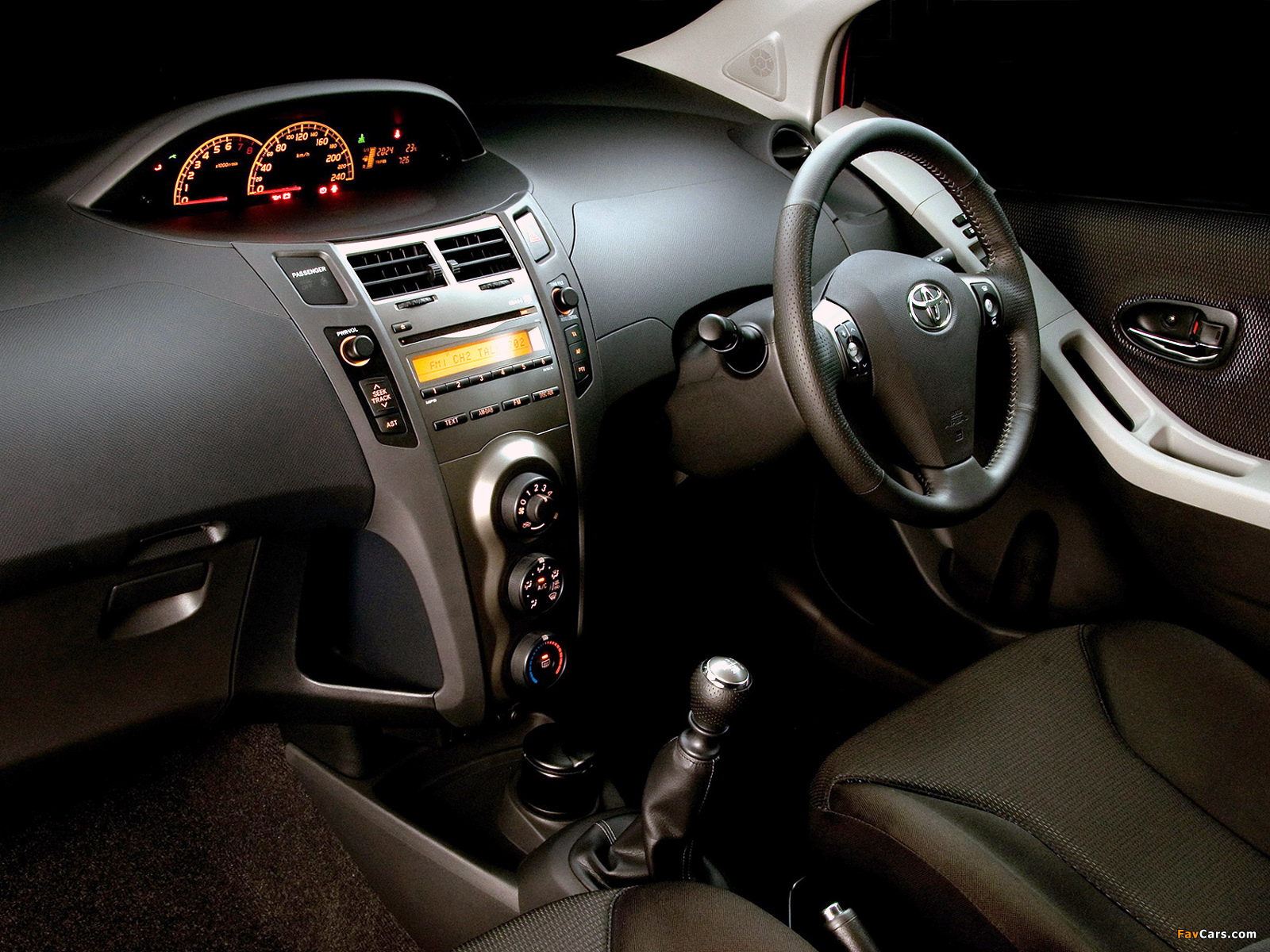 Pictures of Toyota Yaris T-Sport 3-door ZA-spec 2007–09 (1600 x 1200)