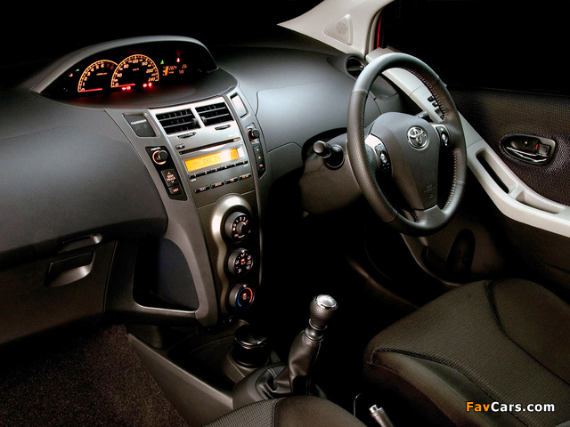 Pictures of Toyota Yaris T-Sport 3-door ZA-spec 2007–09 (640 x 480)