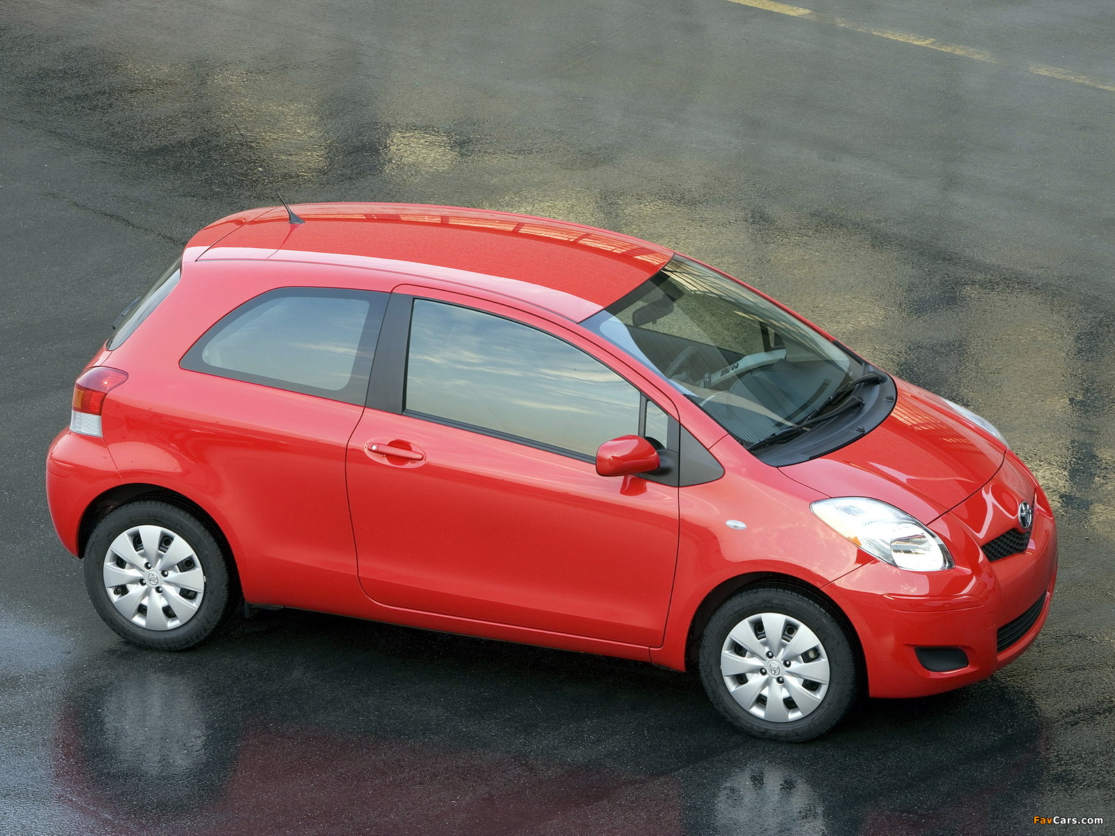 Pictures of Toyota Yaris 3-door US-spec 2009–11 (1600 x 1200)