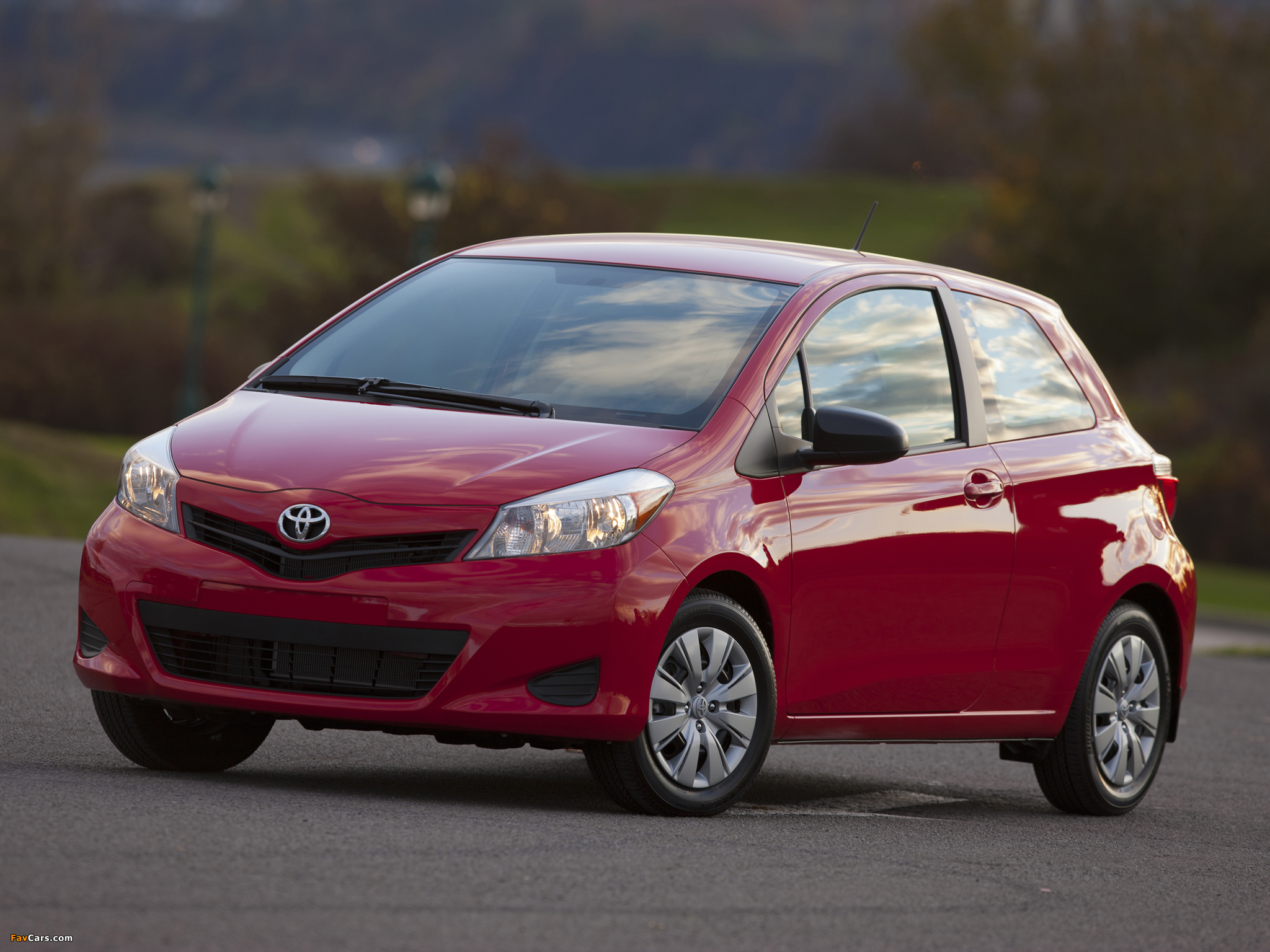 Pictures of Toyota Yaris LE 3-door US-spec 2011 (2048 x 1536)