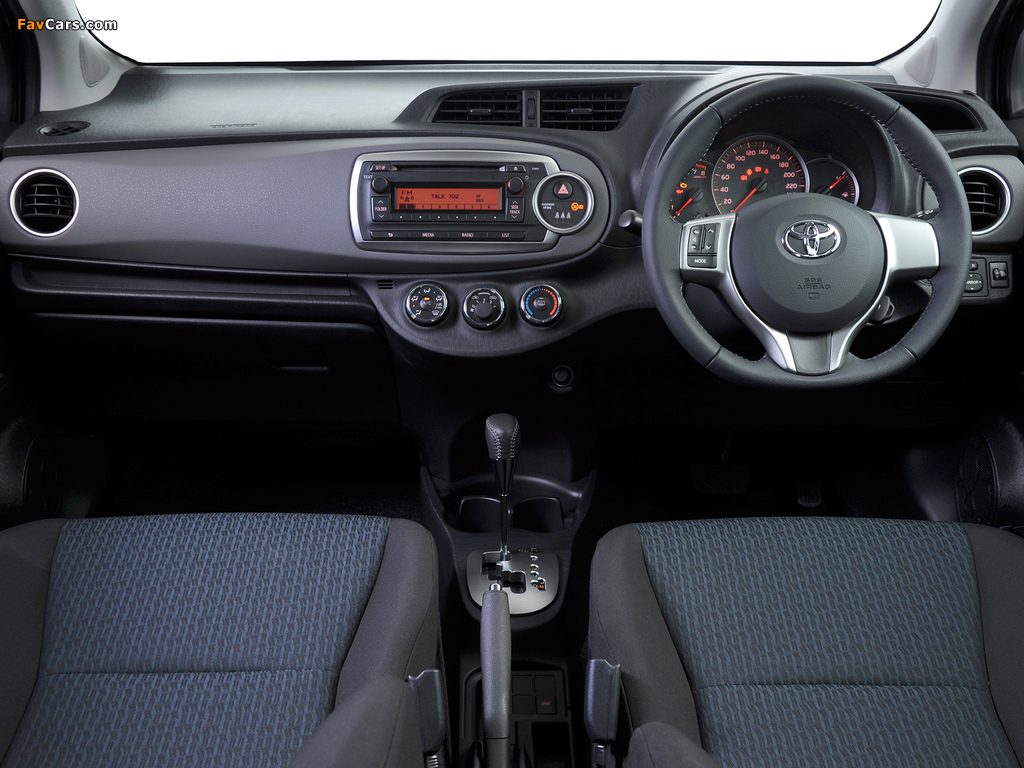 Pictures of Toyota Yaris 5-door ZA-spec 2011 (1024 x 768)