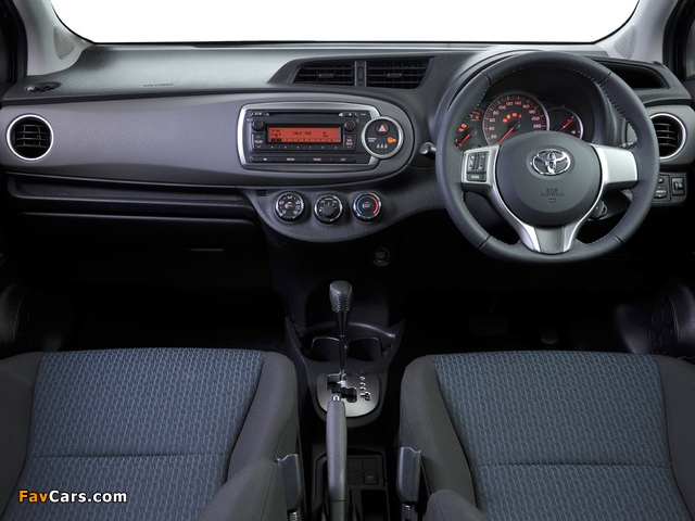 Pictures of Toyota Yaris 5-door ZA-spec 2011 (640 x 480)
