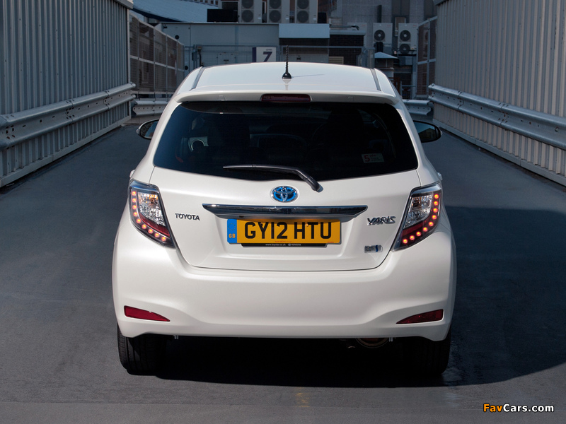 Pictures of Toyota Yaris Hybrid UK-spec 2012 (800 x 600)