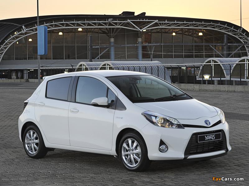 Pictures of Toyota Yaris Hybrid ZA-spec 2012 (800 x 600)