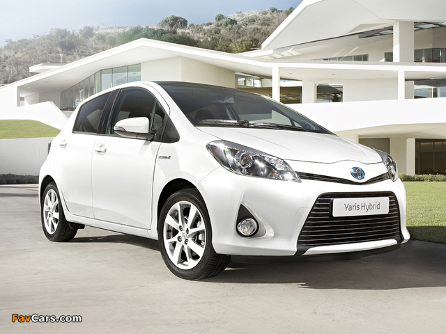 Pictures of Toyota Yaris Hybrid 2012 (640 x 480)