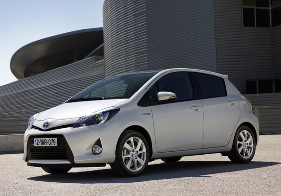 Pictures of Toyota Yaris Hybrid 2012