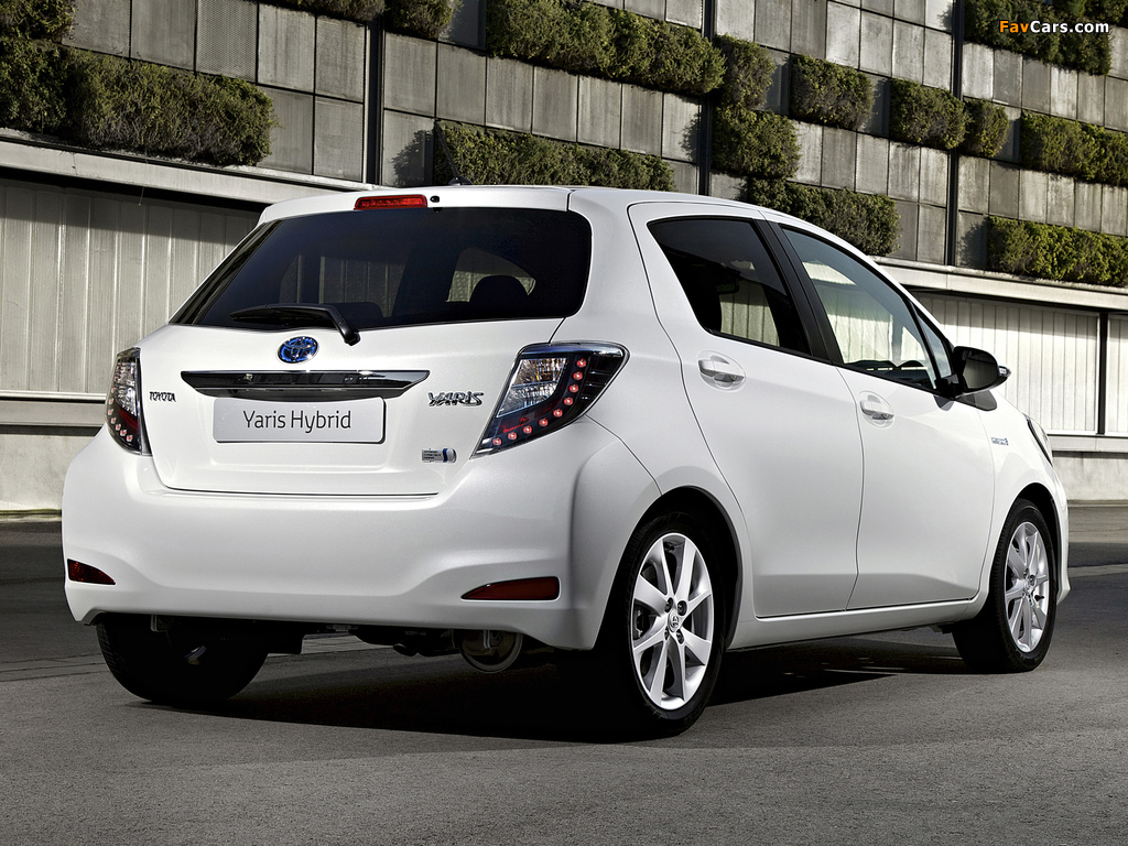 Pictures of Toyota Yaris Hybrid 2012 (1024 x 768)