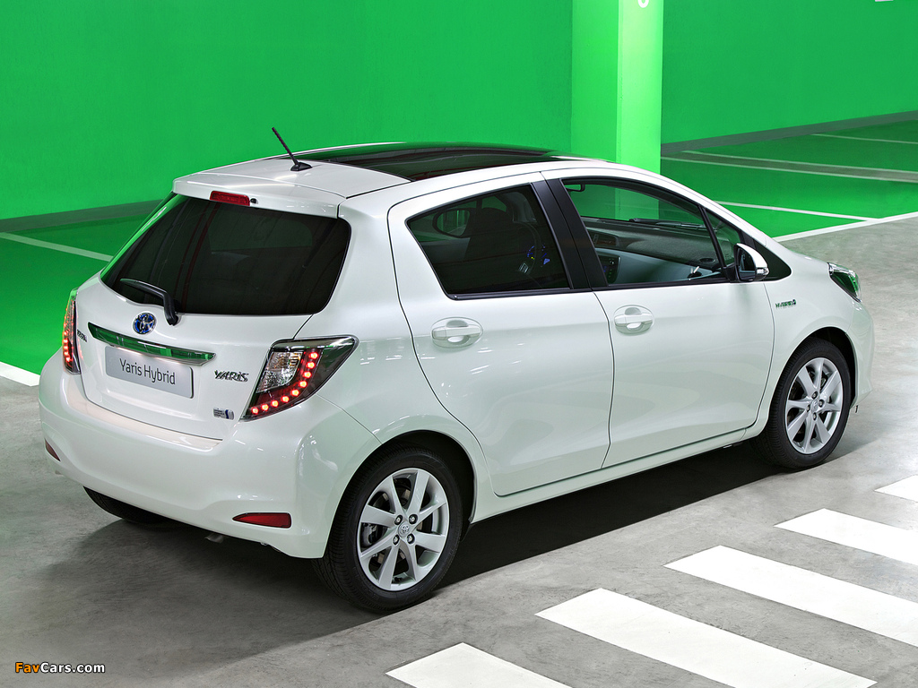 Pictures of Toyota Yaris Hybrid 2012 (1024 x 768)