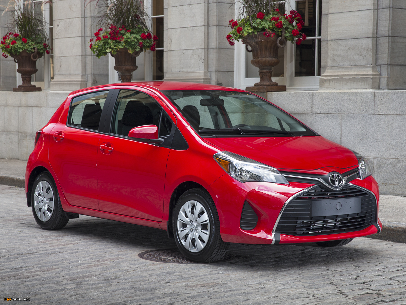 Pictures of 2015 Toyota Yaris LE 5-door US-spec 2014 (1600 x 1200)