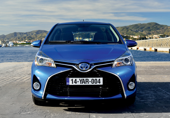 Pictures of Toyota Yaris Hybrid 2014