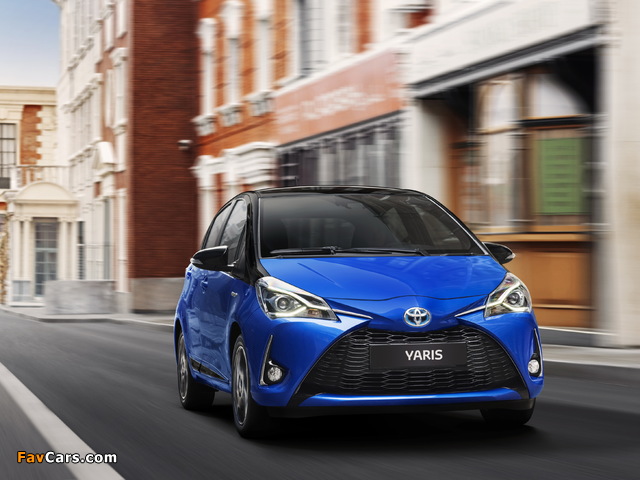 Pictures of Toyota Yaris Hybrid Bi-Tone 2017 (640 x 480)