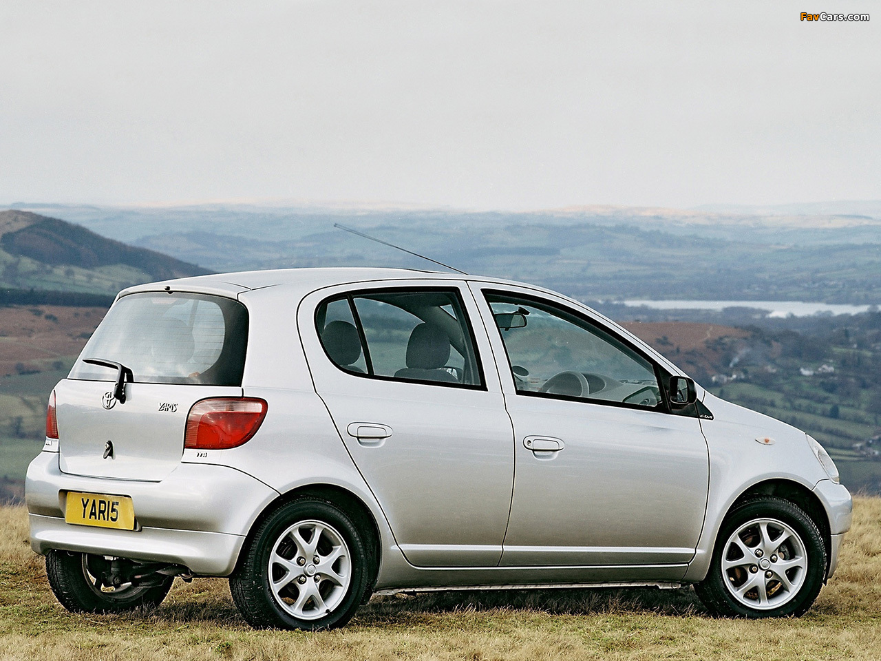 Toyota Yaris 5-door UK-spec 1999–2003 images (1280 x 960)