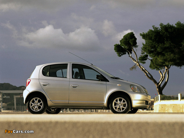 Toyota Yaris 5-door 1999–2003 photos (640 x 480)