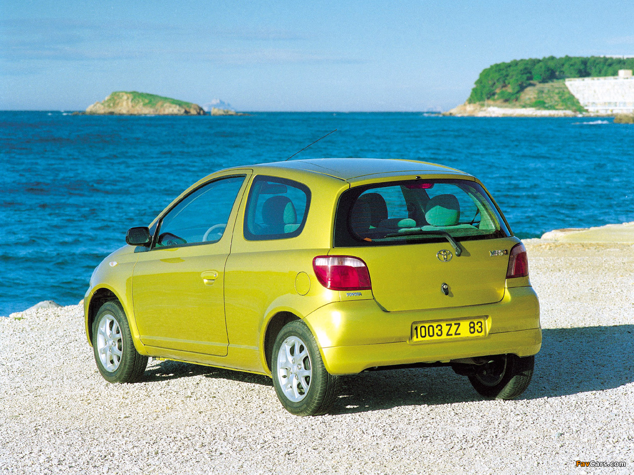 Toyota Yaris 3-door 1999–2003 wallpapers (1280 x 960)