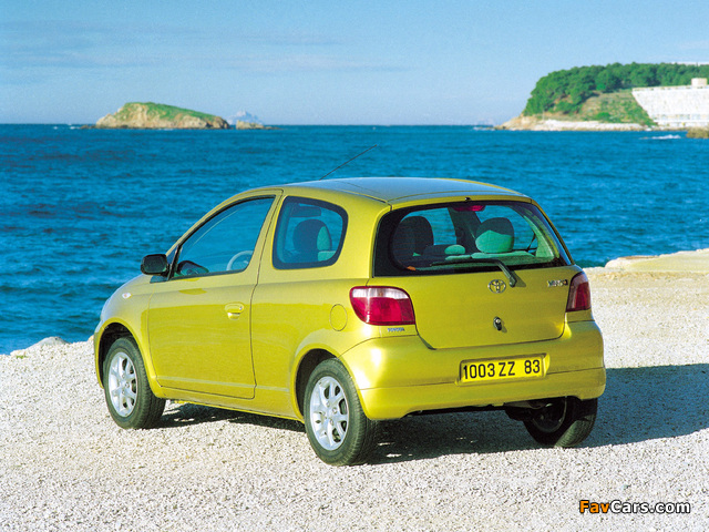 Toyota Yaris 3-door 1999–2003 wallpapers (640 x 480)