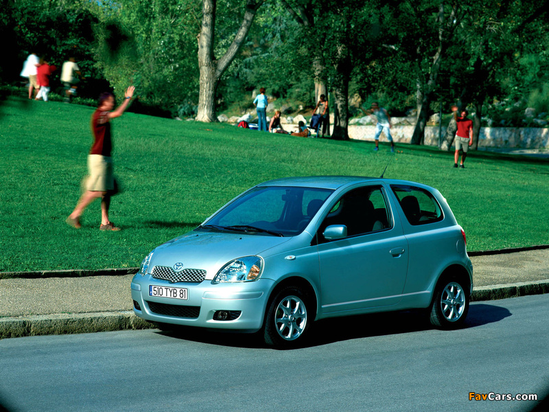 Toyota Yaris 3-door 2003–05 photos (800 x 600)
