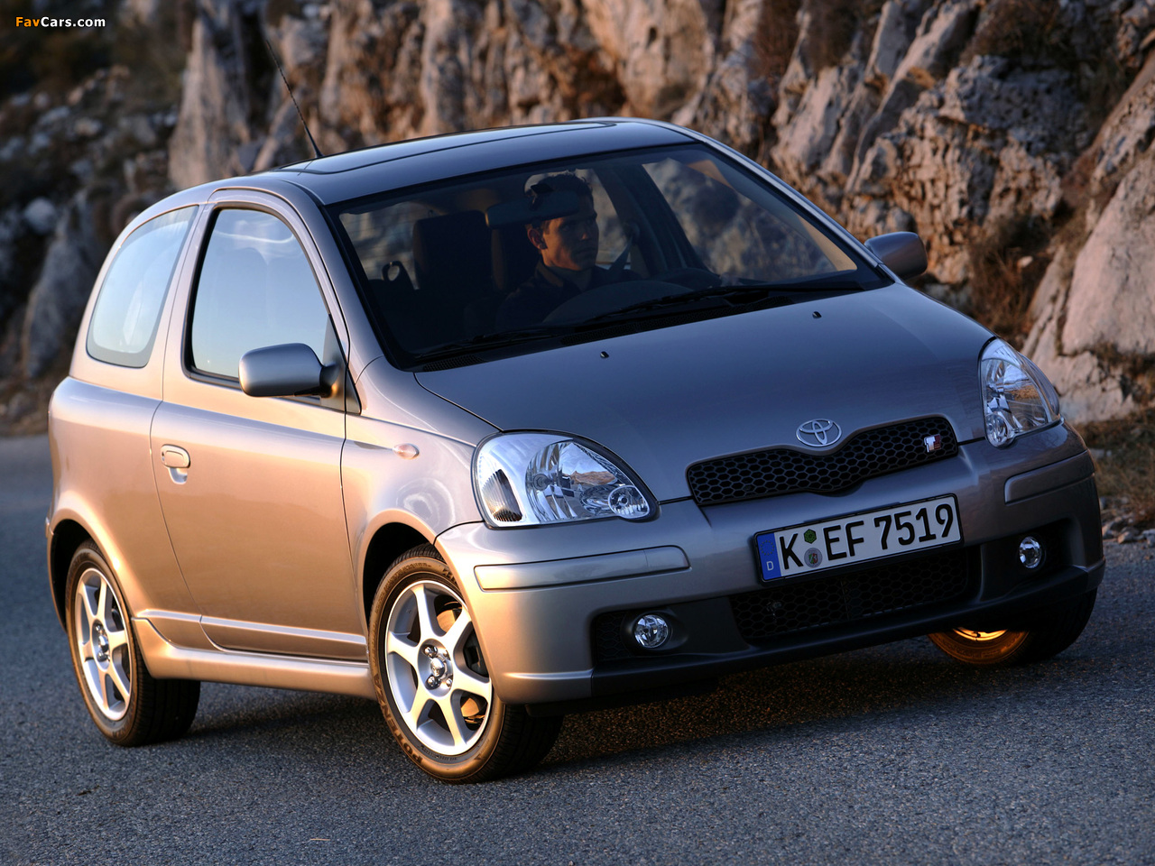 Toyota Yaris T-Sport 2003–05 pictures (1280 x 960)