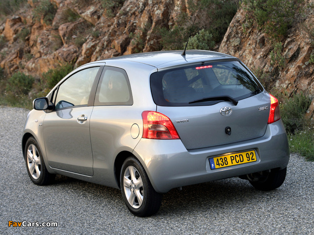 Toyota Yaris 3-door 2005–09 photos (640 x 480)