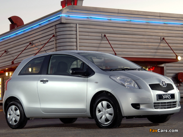 Toyota Yaris T1 3-door ZA-spec 2005–09 wallpapers (640 x 480)