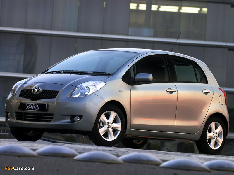 Toyota Yaris 5-door ZA-spec 2005–09 wallpapers (800 x 600)