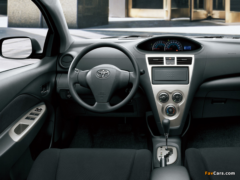 Toyota Yaris YRX Sedan 2006 images (800 x 600)
