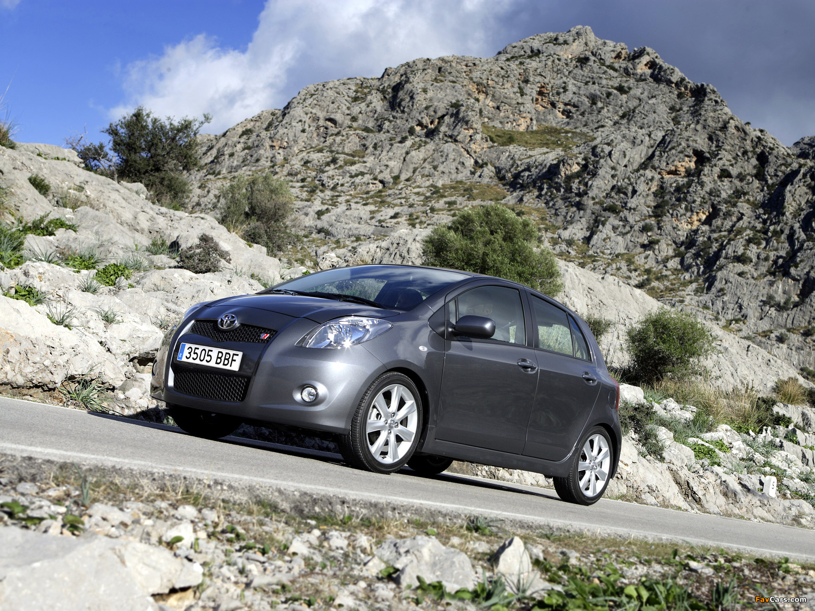 Toyota Yaris T-Sport 5-door 2007–09 images (1600 x 1200)