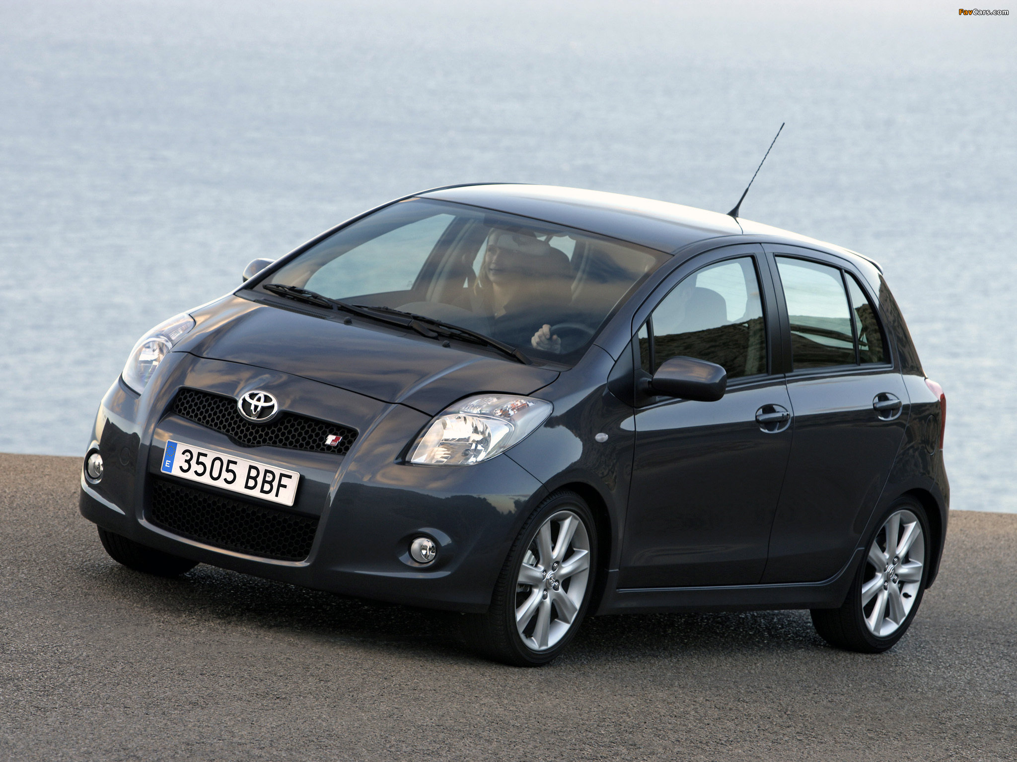 Toyota Yaris T-Sport 5-door 2007–09 wallpapers (2048 x 1536)