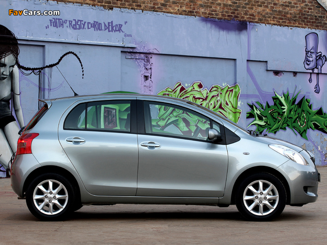 Toyota Yaris RF 2008 images (640 x 480)