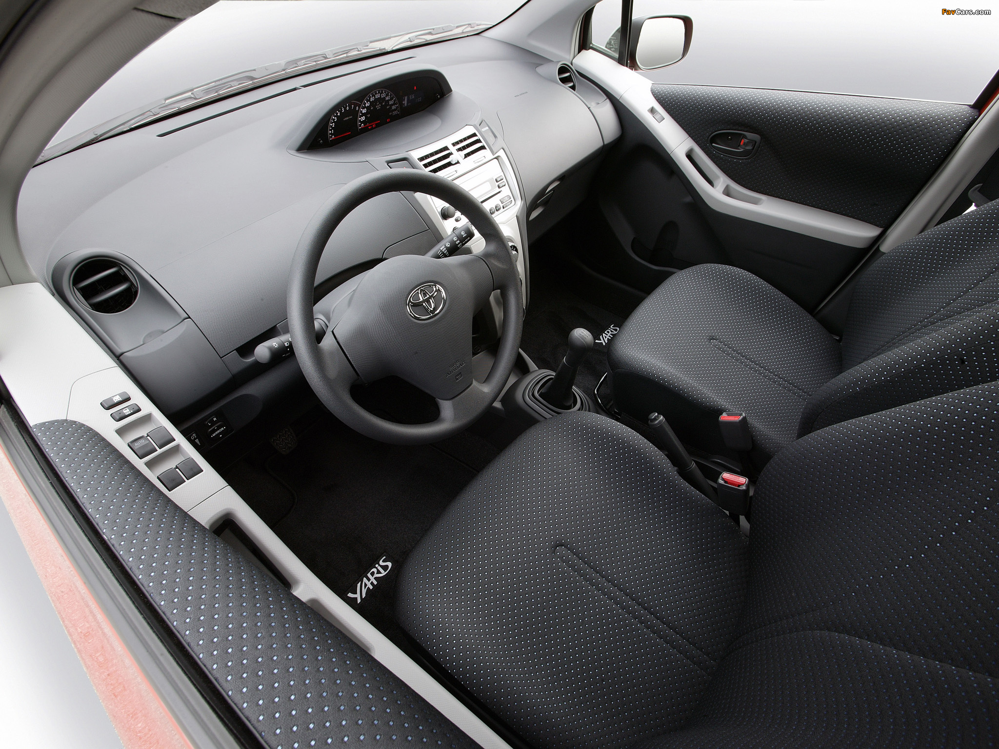 Toyota Yaris RS 5-door 2008–09 images (2048 x 1536)