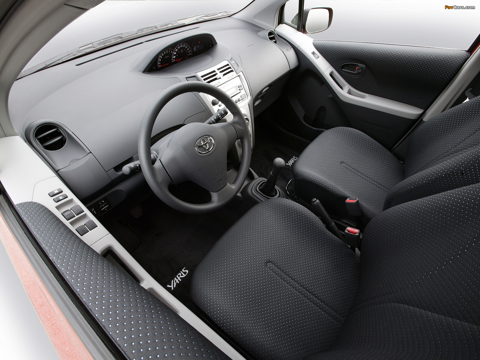 Toyota Yaris RS 5-door 2008–09 images (1600 x 1200)