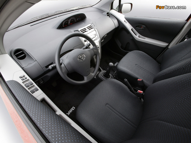 Toyota Yaris RS 5-door 2008–09 images (640 x 480)