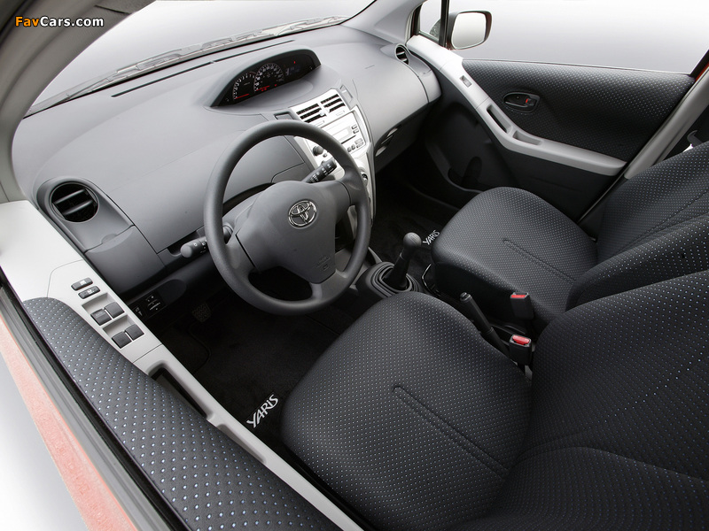 Toyota Yaris RS 5-door 2008–09 images (800 x 600)