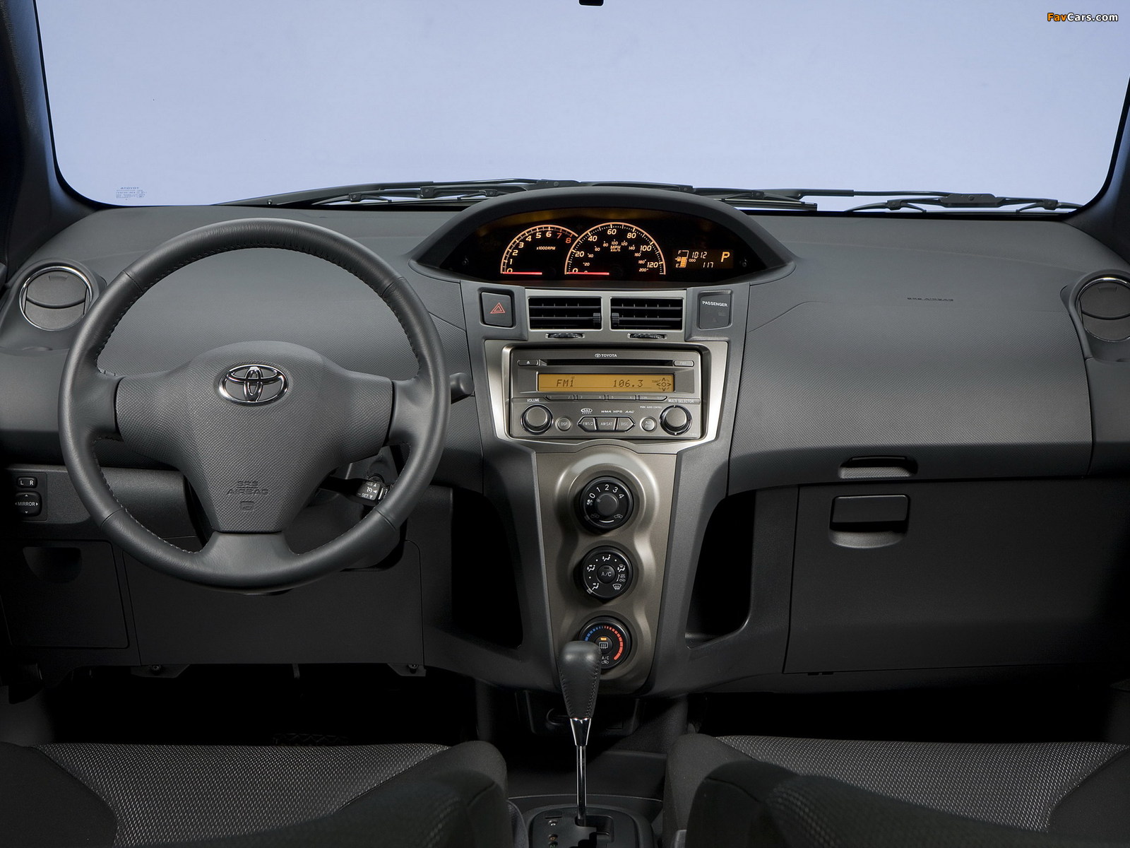 Toyota Yaris S 5-door 2008–09 photos (1600 x 1200)