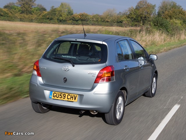 Toyota Yaris 5-door UK-spec 2009–11 images (640 x 480)