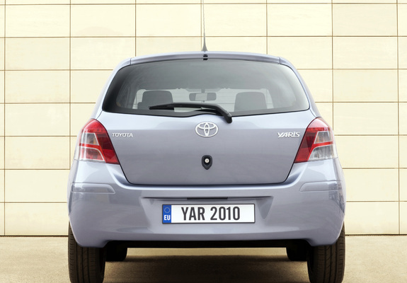 Toyota Yaris 5-door 2009–11 photos