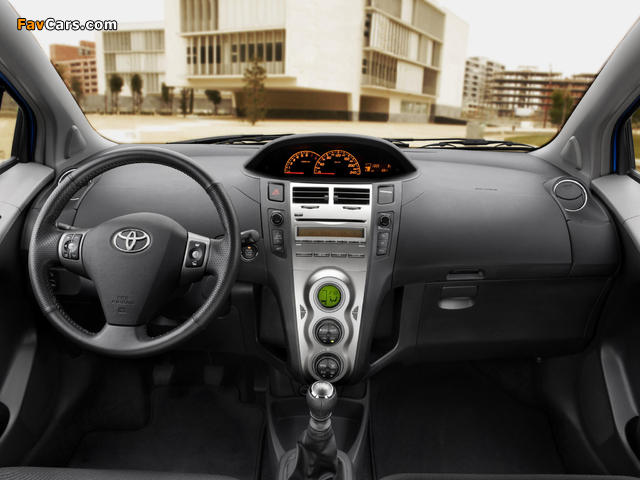 Toyota Yaris 5-door 2009–11 photos (640 x 480)