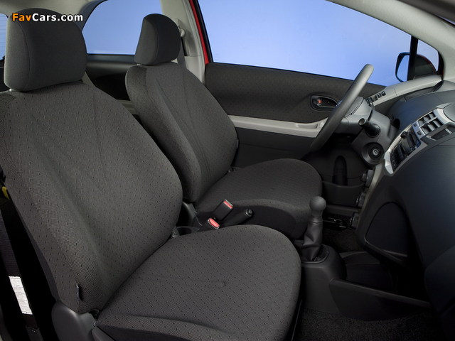 Toyota Yaris 3-door US-spec 2009–11 wallpapers (640 x 480)