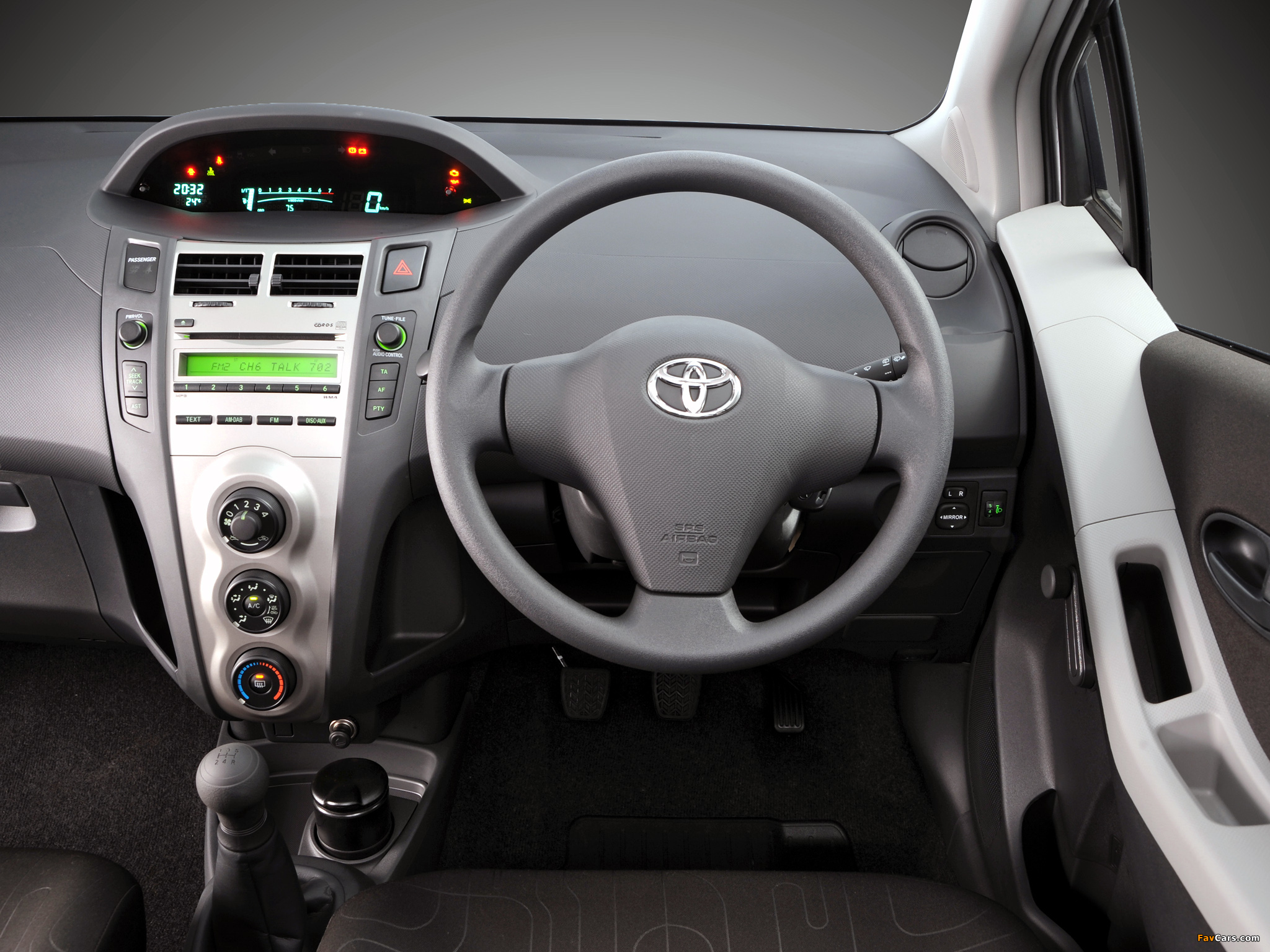 Toyota Yaris Zen 2010–11 pictures (2048 x 1536)