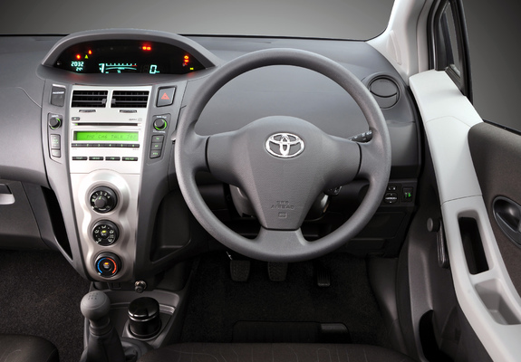 Toyota Yaris Zen 2010–11 pictures