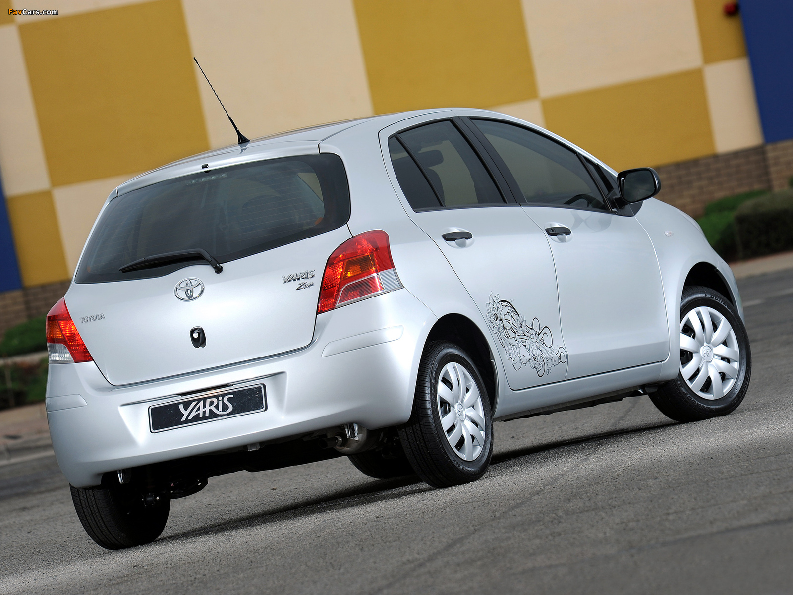 Toyota Yaris Zen 2010–11 pictures (1600 x 1200)